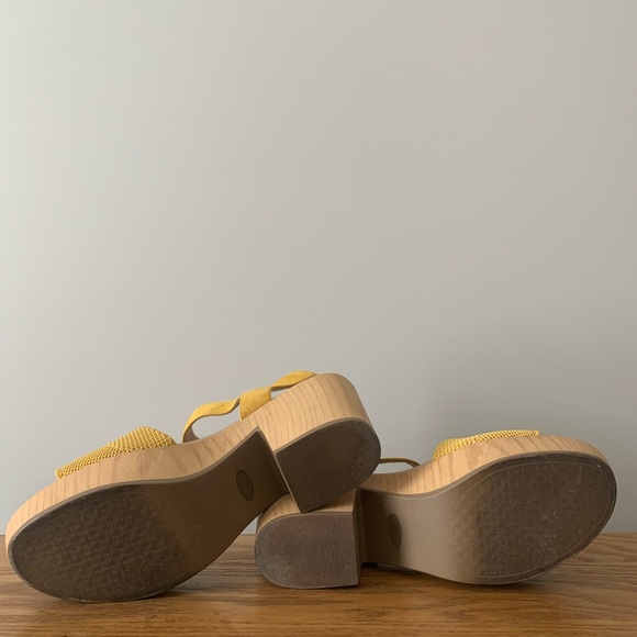 Dr. Scholl's Yellow Brickell Platform Sandals. Size 11. - Picture 6 of 6